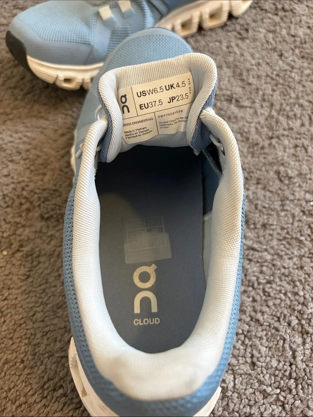 On Clouds Women's Athletic Shoes - Light Blue